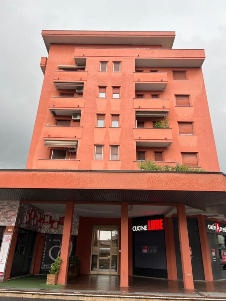 La Mansarda Di Pero Con Terrazza Apartman Kültér fotó